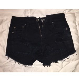 Black Hi-rise festival American Eagle shorts